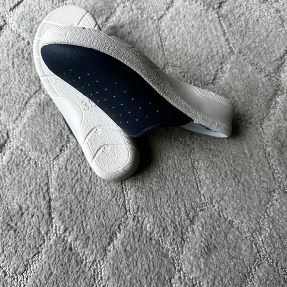 Beautiful Inblu anti shock made in Italy slip on Navy Blue clog Size 35 EU 5 USA - Picture 10 of 14
